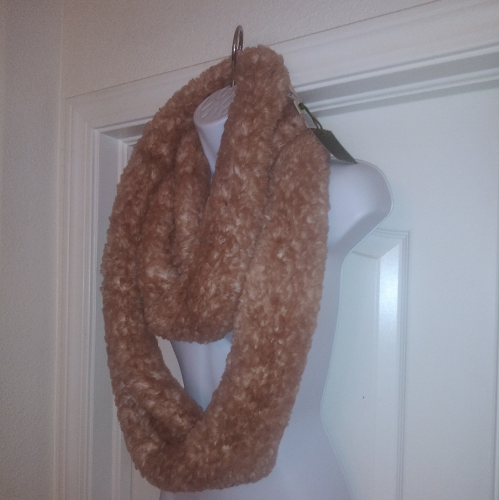 Soft Surroundings Faux Fur Infinity Scarf NWT
